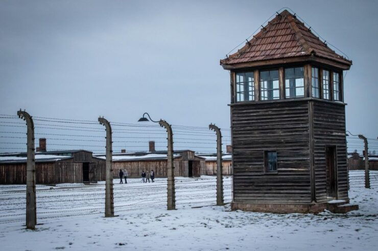Krakow: 1-Way Bus Transfer To/From Auschwitz-Birkenau - Good To Know