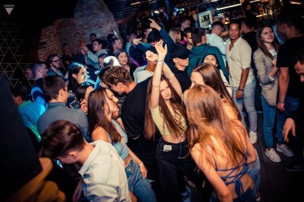 Krakow: 2-Day Nightlife Ticket - Experiencing the Citys Vibrant Nightlife