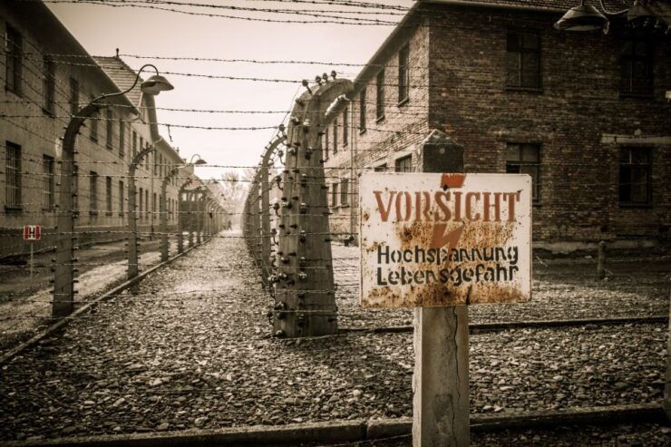 Krakow and Auschwitz Small-Group Tour From Warsaw With Lunch - Pickup Information and Logistics