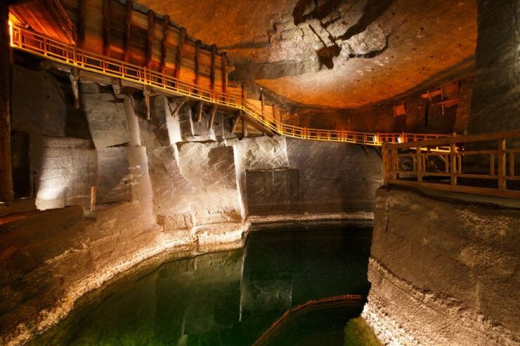 Krakow and Wieliczka Salt Mine Tour From Warsaw - Itinerary Overview
