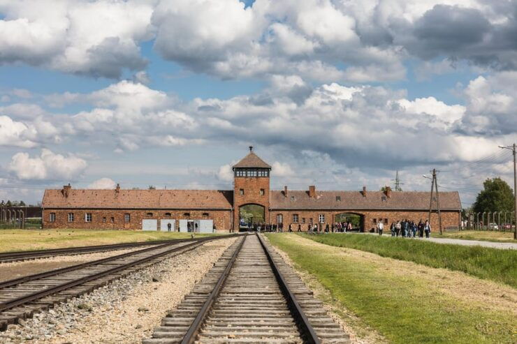 Krakow: Auschwitz-Birkenau Entry Ticket & Transportation - Tour Itinerary