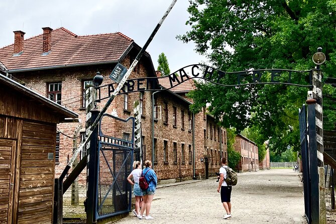 Krakow: Auschwitz - Birkenau Guided Tour With Private Transport - Tour Overview