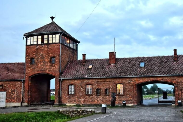 Kraków: Auschwitz-Birkenau Private Tour & Transportation - The Bottom Line