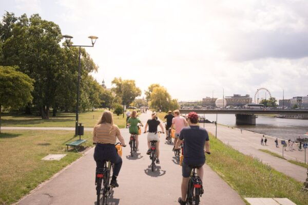 Krakow: Bike Tour of Old Town, Jewish Quarter and the Ghetto - Exploring Krakows Historic Sites