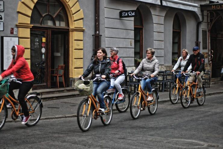 Krakow: Bike Tour of the Old Town, Kazimierz, and the Ghetto - Itinerary Highlights