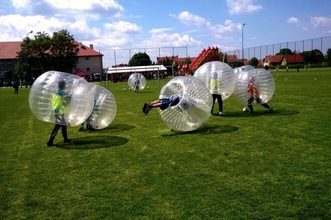 Krakow: Bubble Football - Game Description