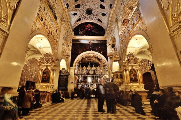 Krakow: Czestochowa & Black Madonna Day Tour - Tour Experience