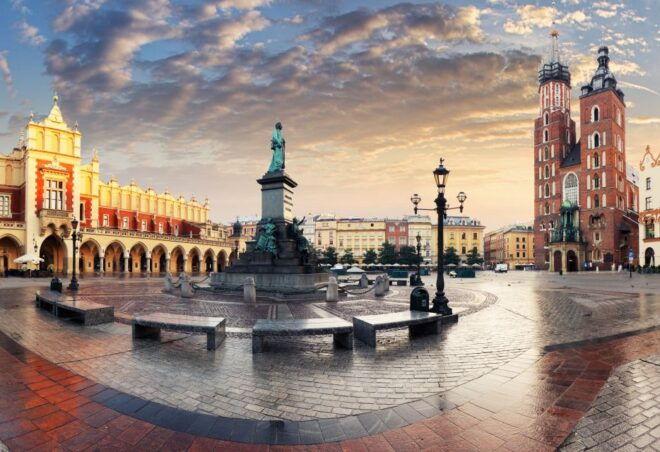 Krakow: E-Car City Tour - Booking and Cancellation