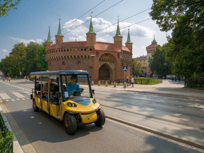 Krakow: E-Car City Tour - Customer Experience