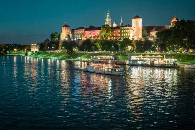 Krakow: Evening Cruise With a Glass of Wine - Experience Highlights