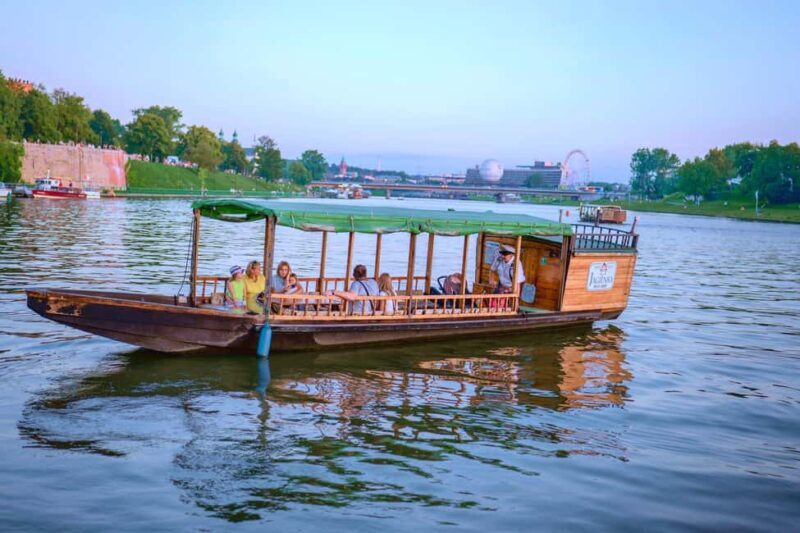 Krakow: Evening or Night Gondola Cruise - FAQ