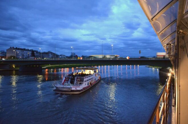 Krakow: Evening Sightseeing Cruise - Customer Ratings and Feedback
