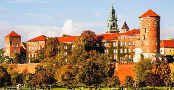 Krakow: Express Walk With a Local in 60 Minutes - Good To Know