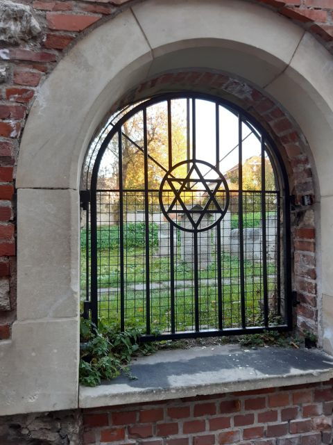 Krakow: Full Tour Regular 1.5h Guided City Tour by E-Cart - Experience Highlights and Inclusions