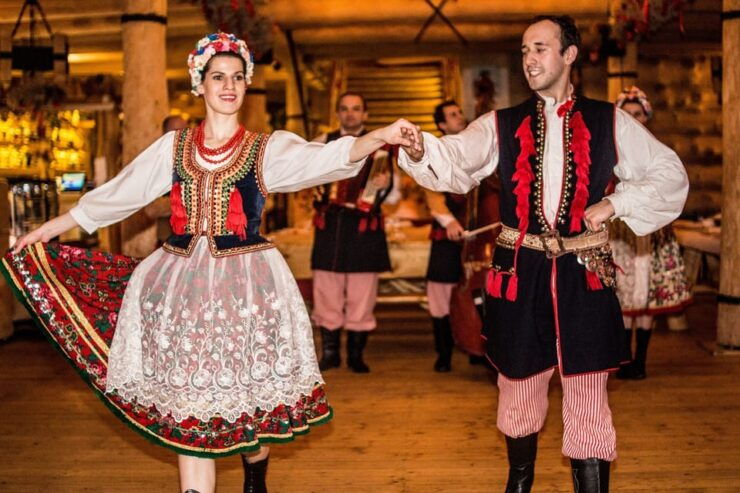 Krakow: Full Traditional Polish Dinner & Folk Show - Experience Highlights
