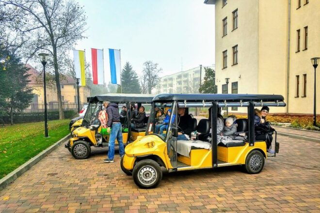 Krakow: Golf Cart Tour of Kazimierz & Former Jewish Ghetto - Eco-Friendly Transport