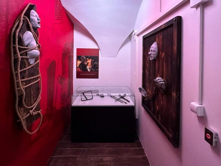 Kraków: Guided Tour of the Torture Museum - Booking Information