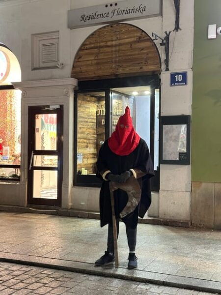 Kraków: Guided Tour of the Torture Museum - Accessibility and Logistics