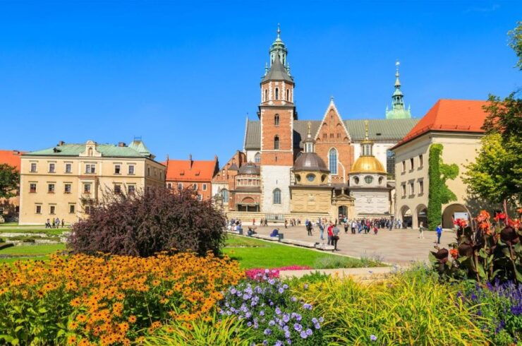 Krakow: Guided Tour of Wawel Hill and St. Marys Basilica - Good To Know
