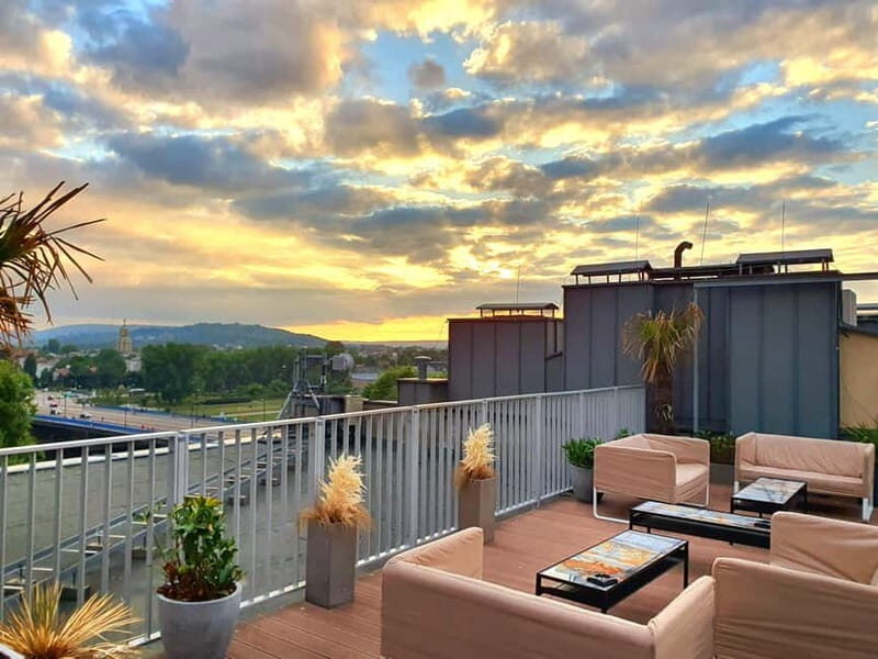 Krakow: Hidden Rooftop Bar Reservation with 1 Cocktail - What to Expect from This Krakow Rooftop Experience