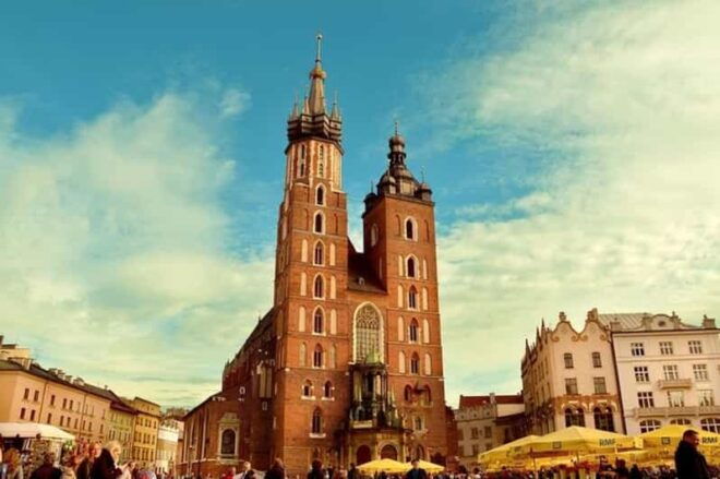 Krakow : Jewish District Private Walking Tour - Accessibility and Language