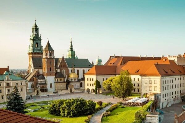 Krakow : Jewish District Private Walking Tour - Tour Duration and Cancellation Policy