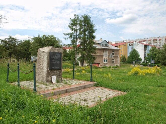 Krakow: Jewish Ghetto & Plaszow Concentration Camp Tour - Exploring the Jewish Ghetto