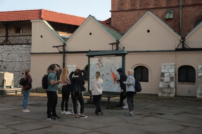 Krakow: Jewish Quarter and Former Ghetto Tour - Meeting Point and Important Information