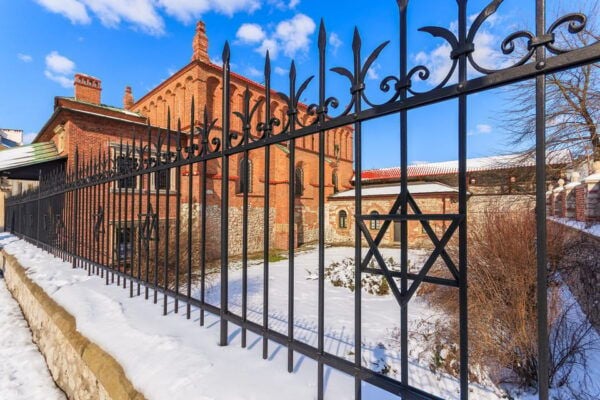 Kraków: Jewish Quarter and Ghetto Self-Guided Walking Tour - Significance of Schindlers List Passage