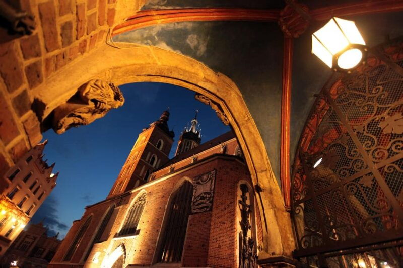 Krakow: John Paul II Guided Tour with Wawel Castle Entry - A Detailed Breakdown of the Itinerary