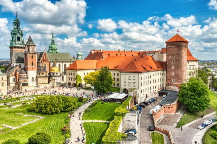 Krakow: John Paul II Guided Tour with Wawel Castle Entry - Who Should Consider This Tour?