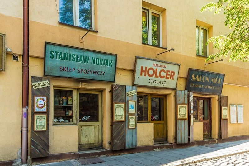 Krakow Kazimierz Jewish Quarter Guided Walking Tour - Why Kazimierz rewards a guided walk