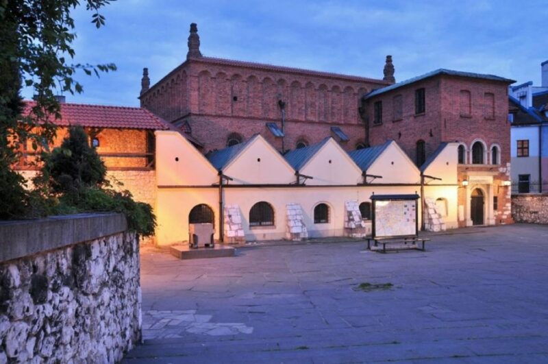 Krakow: Kazimierz Jewish Quarter Walking Tour - Good To Know