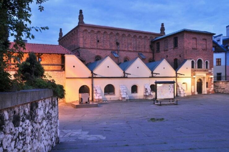 Krakow: Kazimierz Jewish Quarter Walking Tour - Booking Details