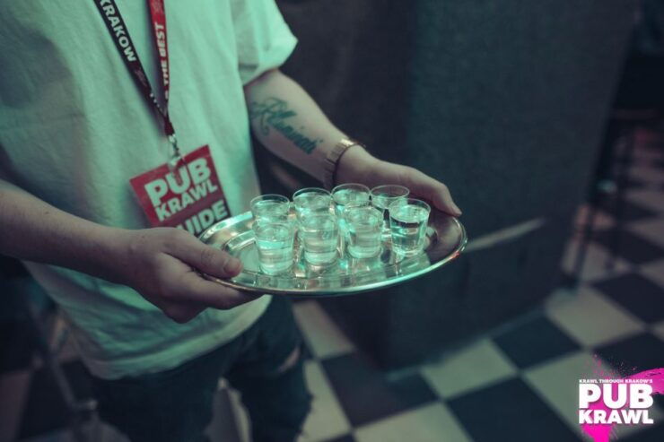 Krakow: Kazimierz Pub Crawl With 1-Hour of Unlimited Drinks - Experience Highlights