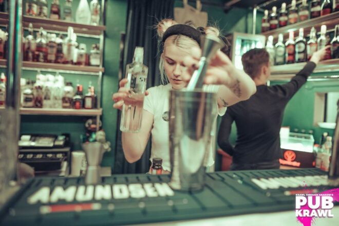 Krakow: Kazimierz Pub Crawl With 1-Hour of Unlimited Drinks - Itinerary Details