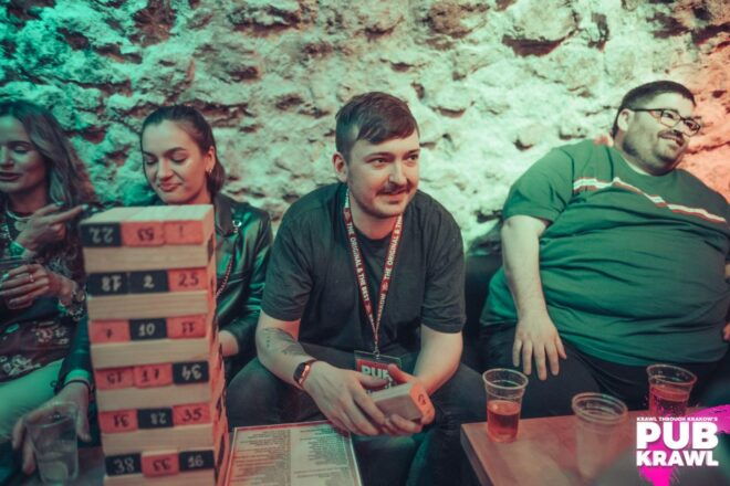 Krakow: Kazimierz Pub Crawl With 1-Hour of Unlimited Drinks - Meeting Information