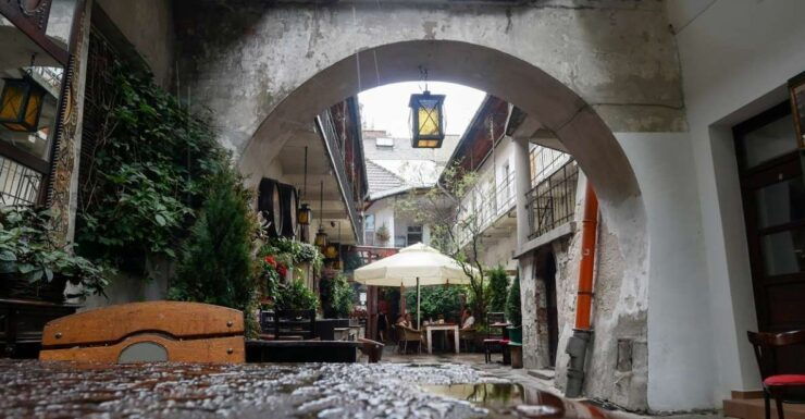 Krakow: Kazimierz, Schindler's Factory & Ghetto With Guide - Experience Highlights