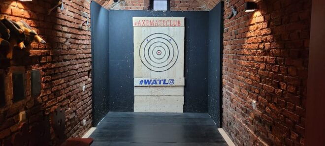 Kraków: Knives Throwing - Meeting Point and Entry Requirements