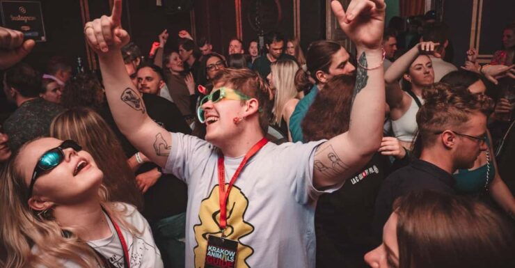 Krakow: New Years Eve Pub Crawl W/ 2 Hours Unlimited Drinks - Key Points
