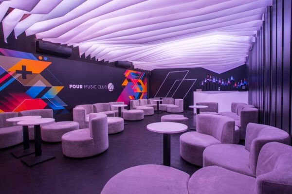 Krakow Nightclub: VIP Room Group Booking - Personalized Hospitality