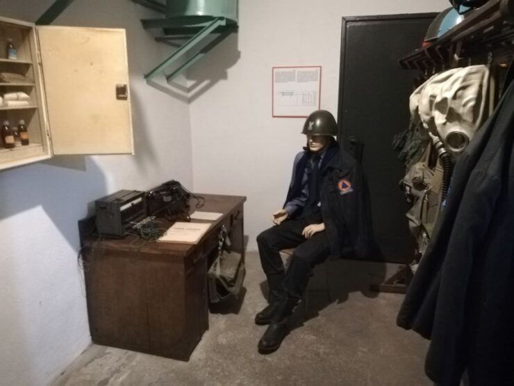 Kraków: Nowa Huta Communist Experience Guided Tour - Experience Highlights