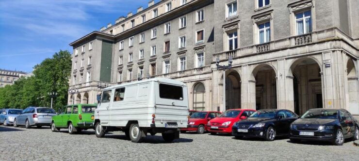 Krakow: Nowa Huta Guided Tour in Vintage Car - Pickup Options and Cancellation Policy