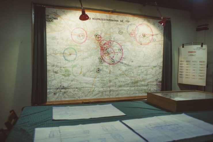 Krakow: Nowa Huta Vintage Car Ride and Kombinat Offices Tour - Experience Highlights