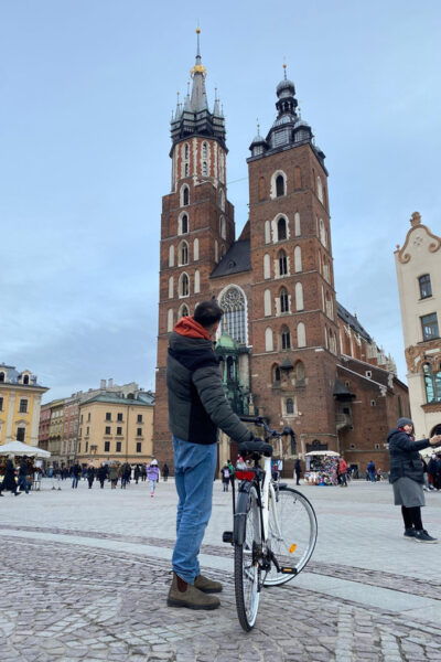 Krakow: Old Town and Kazimierz Guided Bike Tour - Cancellation Policy and Availability