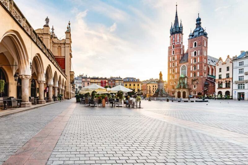 Krakow Old Town and National Museum Private Guided Tour - An In-Depth Look at the Tour Itinerary