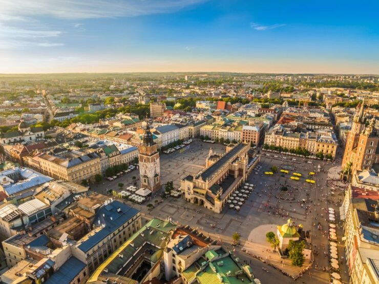 Krakow: Old Town Audio-Guided Walking Tour With Headset - Good To Know
