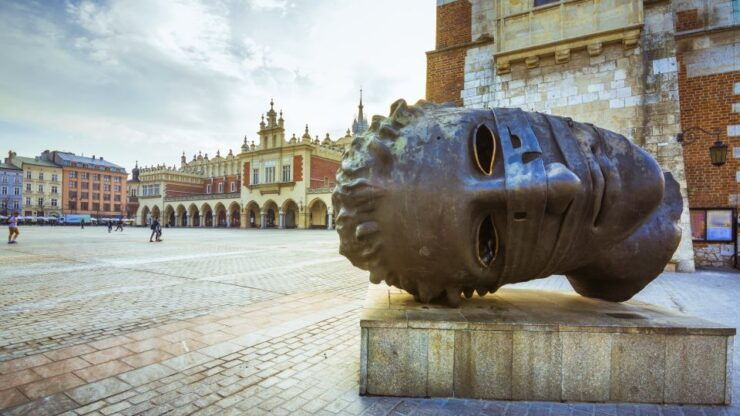 Krakow: Old Town Audio-Guided Walking Tour With Headset - Experience and Highlights