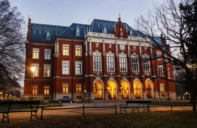 Krakow: Old Town Audio-Guided Walking Tour With Headset - Hidden Gems and Legends