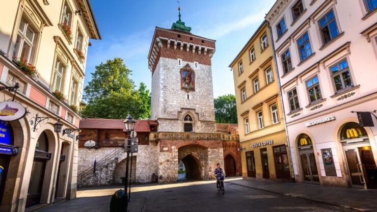Krakow: Old Town Audioguided Walking Tour - Good To Know